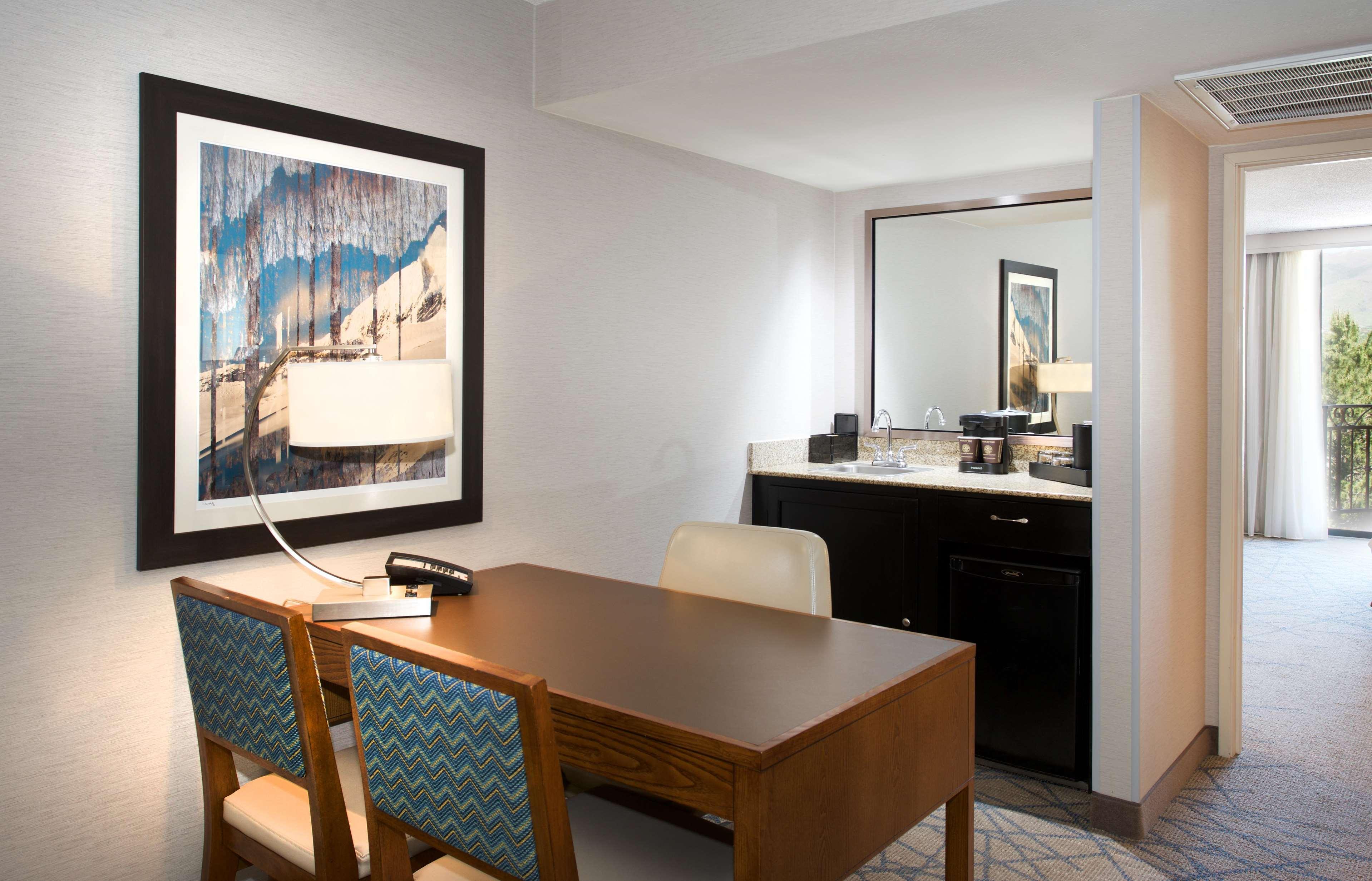Embassy Suites By Hilton Κολοράντο Σπρινγκς Εξωτερικό φωτογραφία